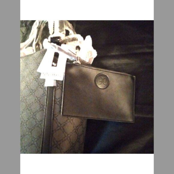 NINE WEST  DIANTHA CARRYALL HANDBAG/TOTE  W/ Wristlet - Picture 3 of 9